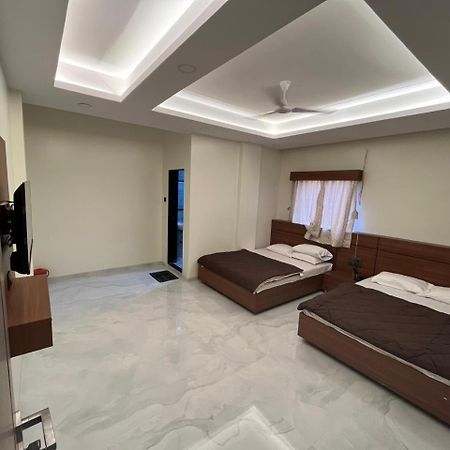 Hotel Sai Sandesh Ширді Екстер'єр фото