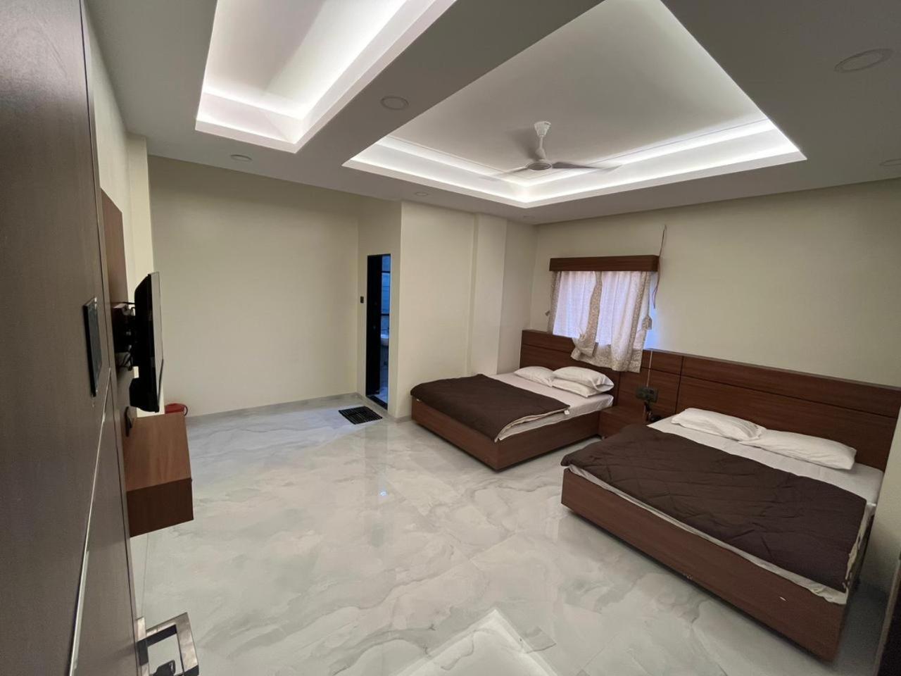 Hotel Sai Sandesh Ширді Екстер'єр фото