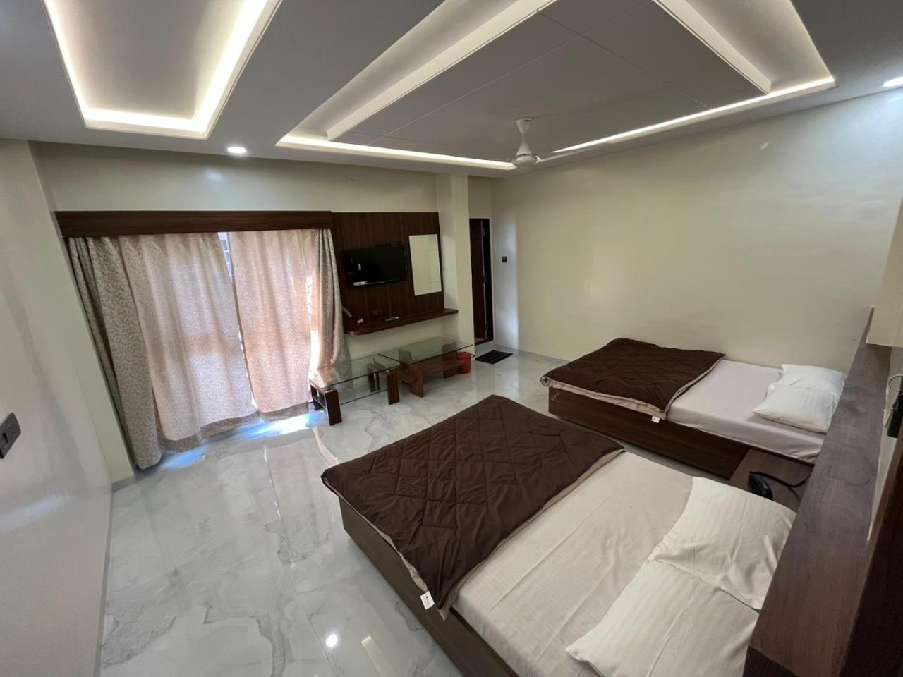 Hotel Sai Sandesh Ширді Екстер'єр фото